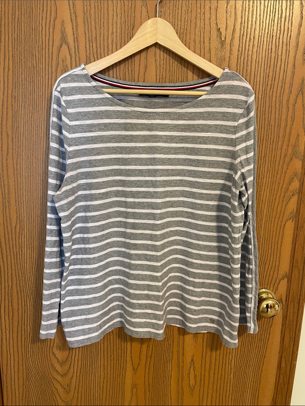 Women’s Gray & White Stripe Tommy Hilfiger Long-Sleeve Top Boat Neck 100% Cotton